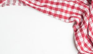 Cómo quitar las manchas de grasa en el mantel con talco - Trucos de hogar caseros