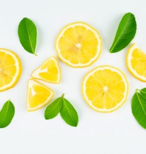 Limón y clavo para elaborar un repelente natural - Trucos de hogar