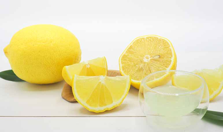 Dar brillo a la porcelana con limón - Trucos de hogar caseros