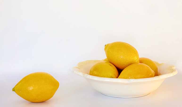 Eliminar manchas de nicotina con limón
