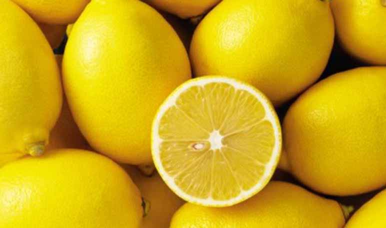 Cómo eliminar las manchas del inodoro con limón - Trucos de hogar caseros