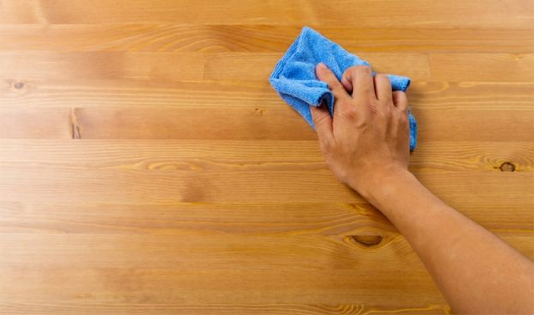 Trucos para prevenir y quitar las manchas en la madera - Trucos de hogar caseros