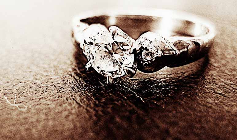 5 motivos para comprar un anillo de compromiso en una joyería online - Trucos de hogar